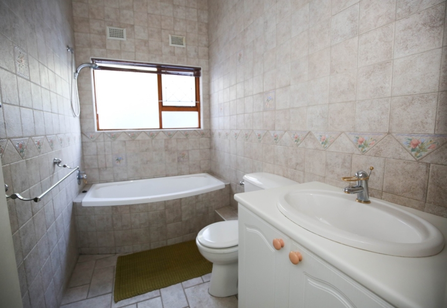 5 Bedroom Property for Sale in Bonnie Doone Eastern Cape
